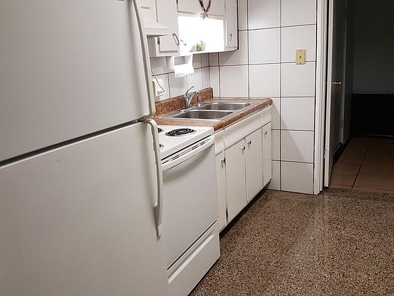 5th image of 6658 82nd Avenue Ct N