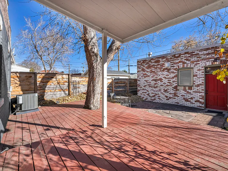 2938 N Hooker St — Photo 13