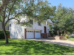 441 Elm Dr, Roslyn, NY 11576