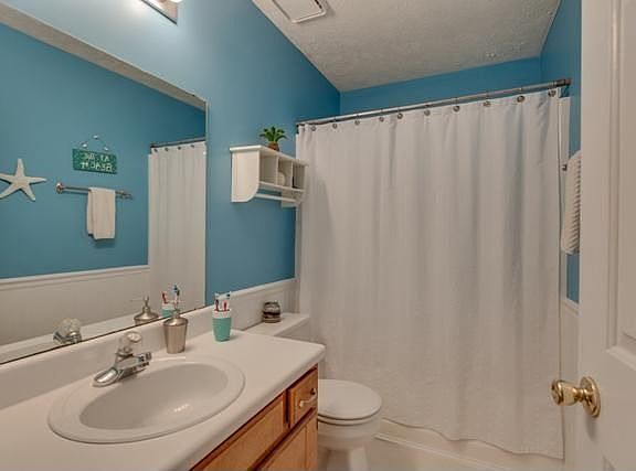 5th image of 420 Shamrock Dr