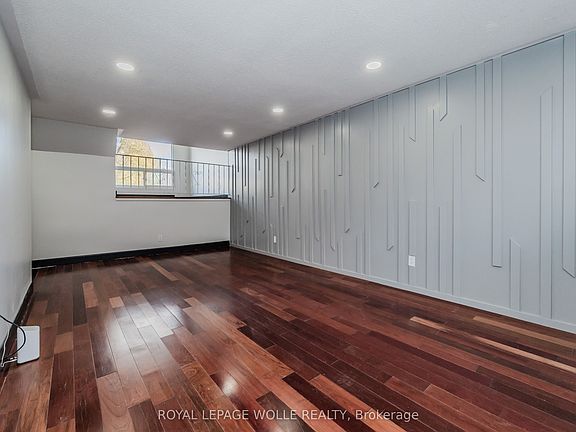 4th image of 550 Parkview Cres