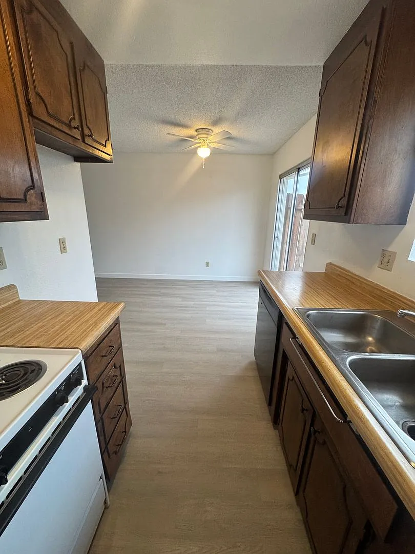 5574 Mountain View Dr. — Photo 3