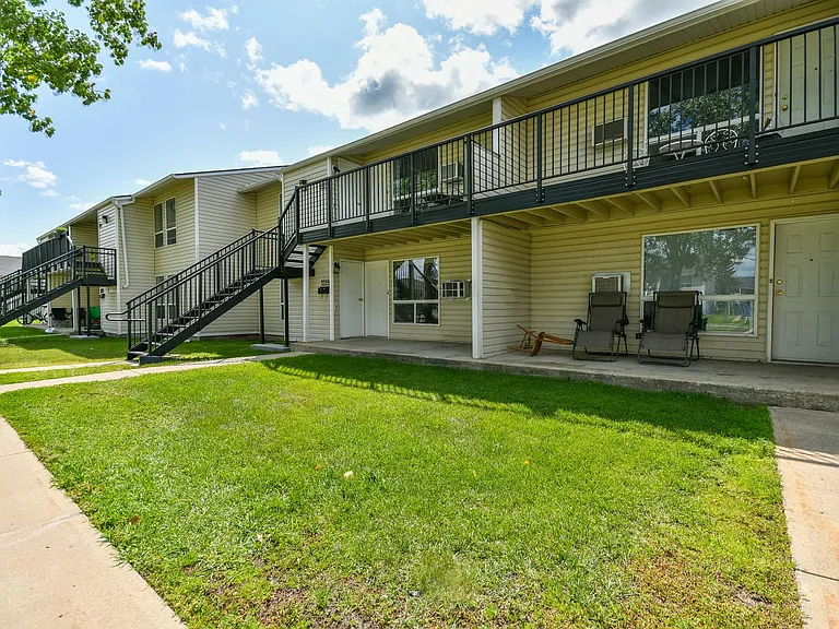 41 Munroe Pl — Photo 14