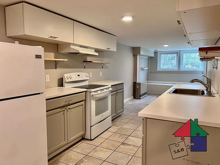 110 Northfield St — Photo 3