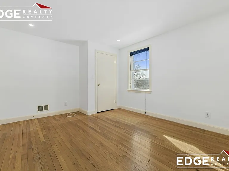 105 Hamilton Rd — Photo 9