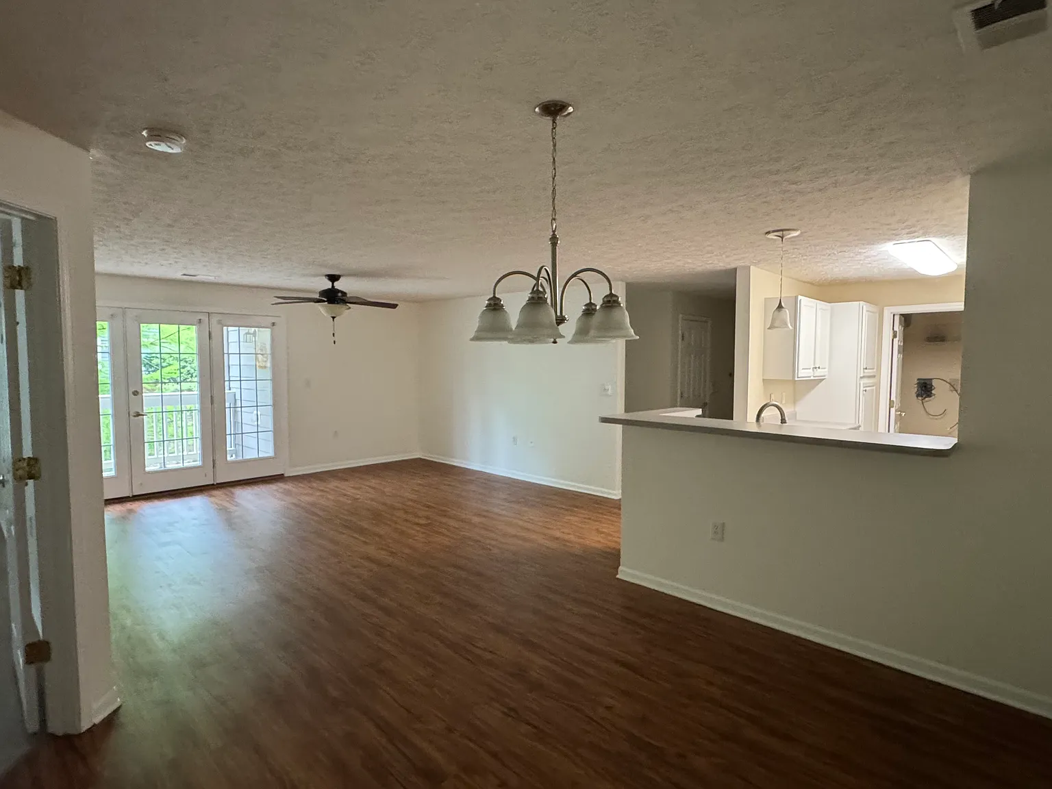 3 bed, 1301 sqft, $1,700 — Photo 3