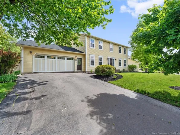 59 Huntington Ct, Moncton, NB E1C 9L6