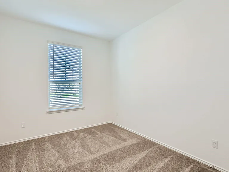 1608 Holly Lake Dr — Photo 10