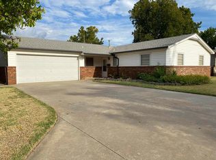 1402 24th St, Woodward, OK 73801