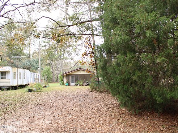 5th image of Roxane St Lot 58