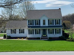 7109 Fox Meadow Dr, Hummelstown, PA 17036