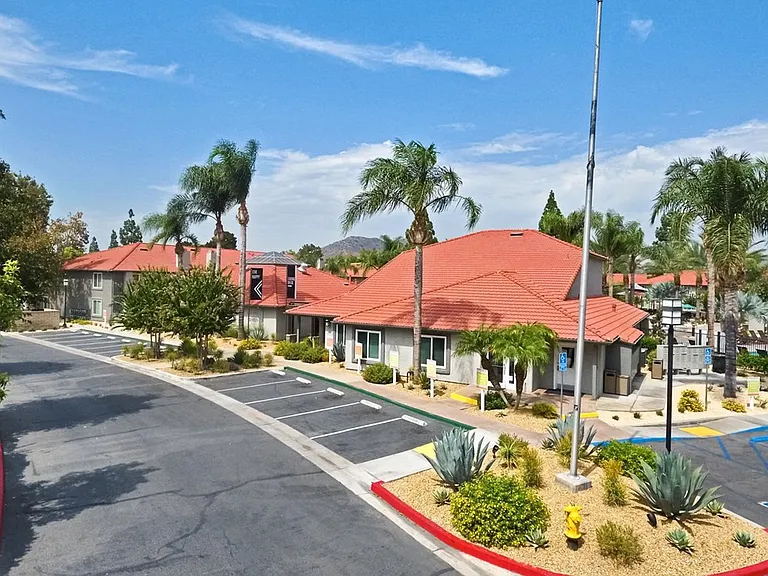 Corona Pointe Resort — Photo 82