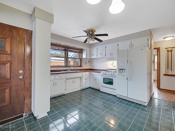 2nd image of 126 Strieff Ave #126