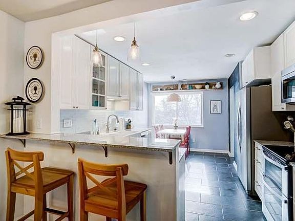 2nd image of 3776 Ashworth Dr