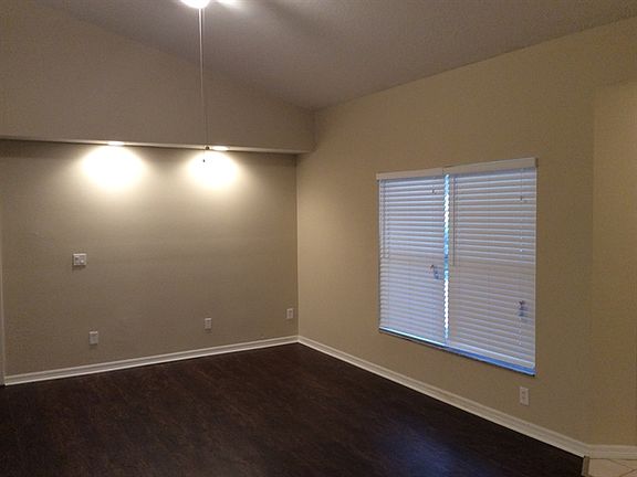 4th image of 10612 Reagans Run