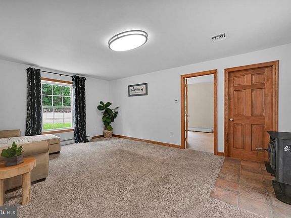 3rd image of 367 Ridge Ave
