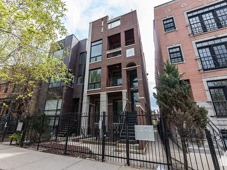 1133 W Addison St #3 — Photo 1
