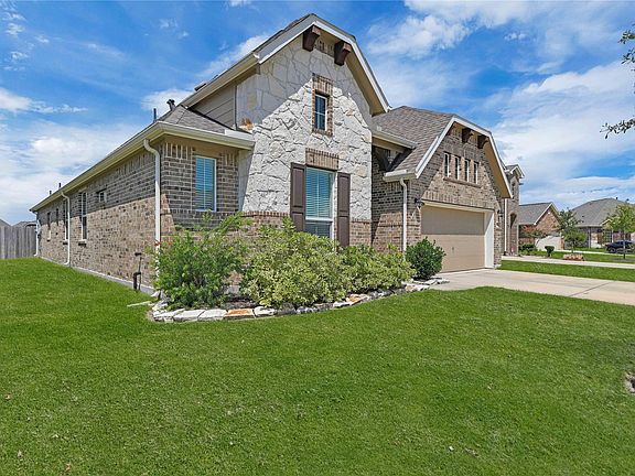 2nd image of 114 San Bernard Dr