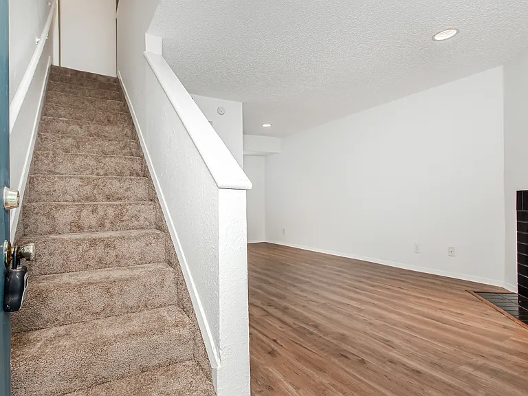 1901 N Fitzhugh Ave #19 — Photo 9