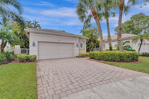 2525 Bay Pointe Ct Photo 1
