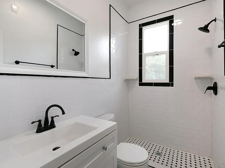 1579 N Franklin St #H — Photo 14