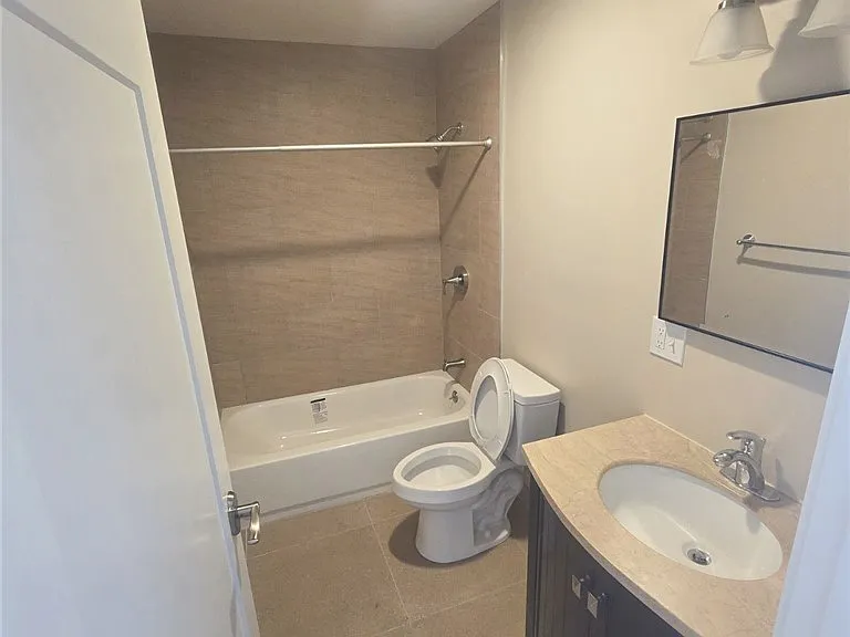 628 W 59th Pl — Photo 10