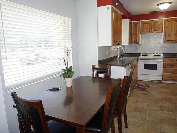 3rd image of 1789 Raymond Dr