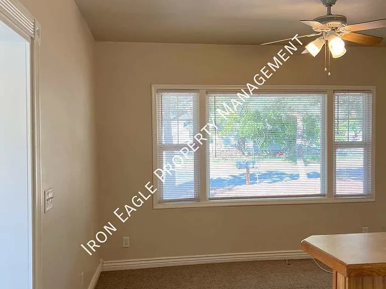 703 W Warren St #701 — Photo 2