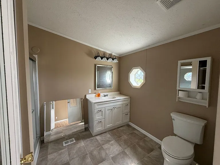 445 Harmony Rd — Photo 5