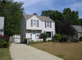 1703 Edgefield Rd, Lyndhurst, OH 44124