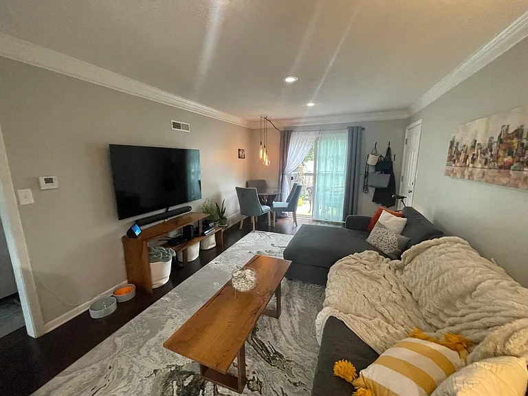7217 W 78th St #B — Photo 10