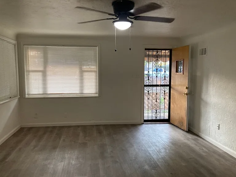 248 S King St — Photo 4