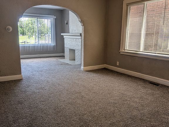 4th image of 3825 Waverly St #1