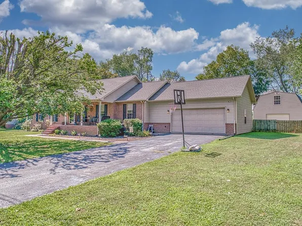 1406 W Riverside Dr, Cookeville, TN 38506