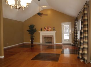 1255 Thackery Ct, Naperville, IL
