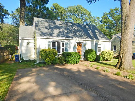 2nd image of 2839 Winchester Way