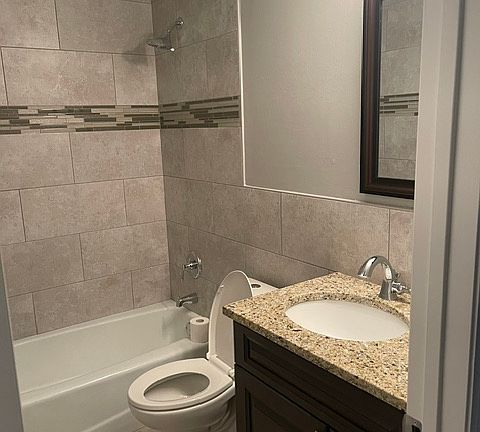 4th image of 402 E Hickory Rdg #A