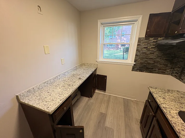 30A Hillside St #B18 — Photo 17