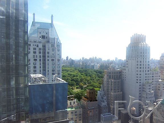 3rd image of 146 W 57th St APT 41C