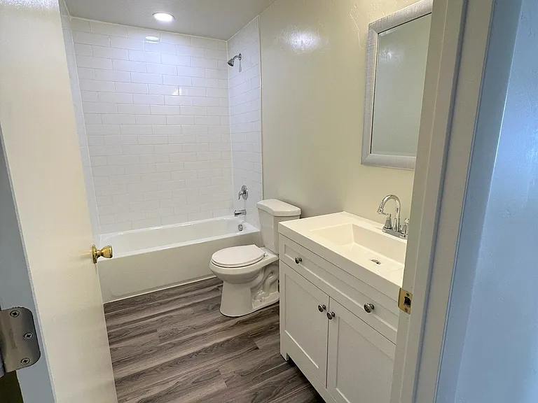 813 E Center St #A — Photo 12