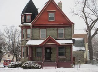 1350 W Locust St, Milwaukee, WI 53206