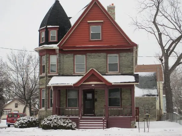 1350 W Locust St, Milwaukee, WI 53206