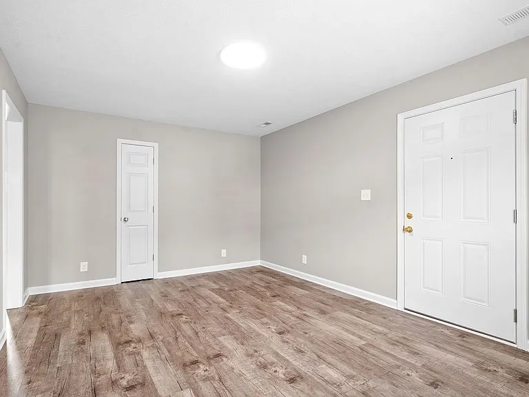 Darlene Dr - 147 — Photo 8
