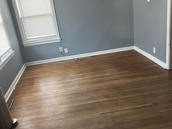 3rd image of 2207 W McCormick Ave