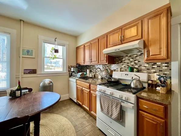 95 Bow St #1, Arlington, MA 02474