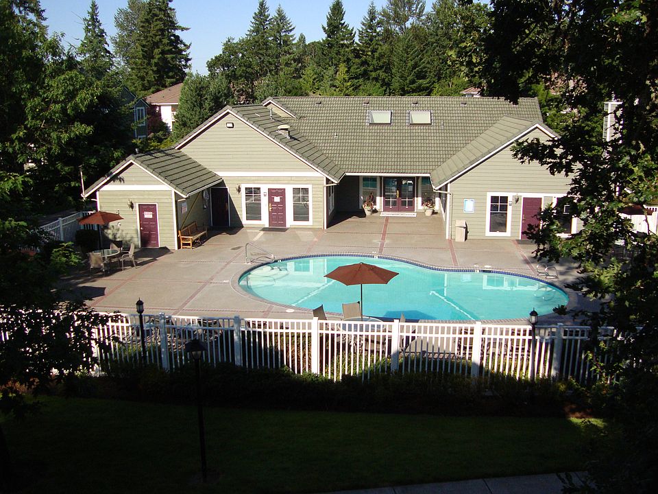 2nd image of 26040 SW Canyon Creek Rd APT 104