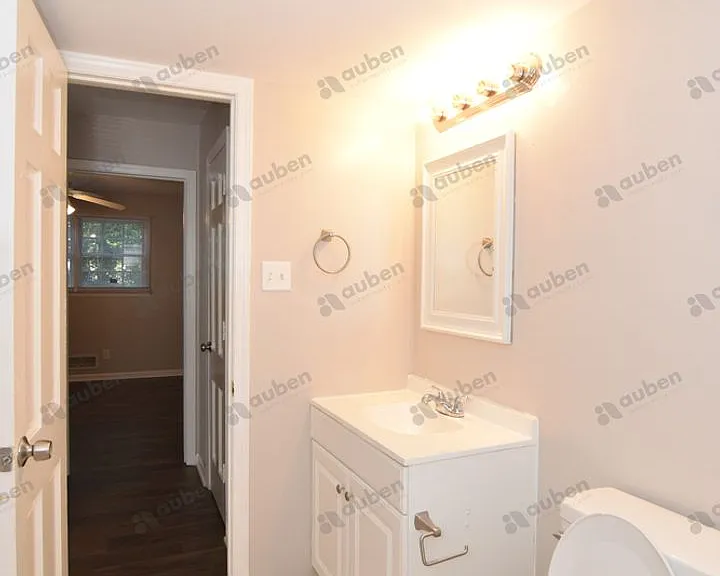 1602 Johns Rd #C — Photo 18