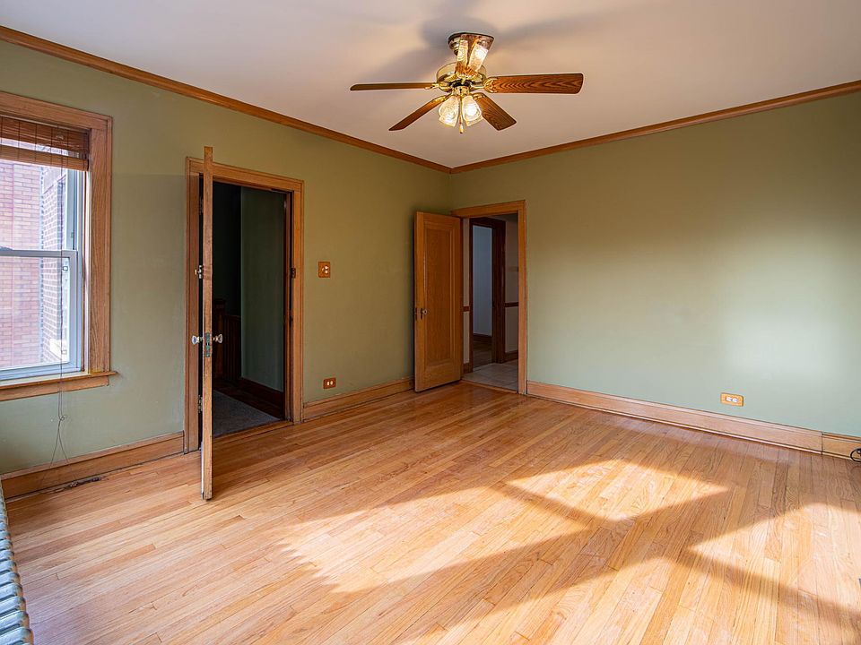 1st image of 5324 W Drummond Pl #2