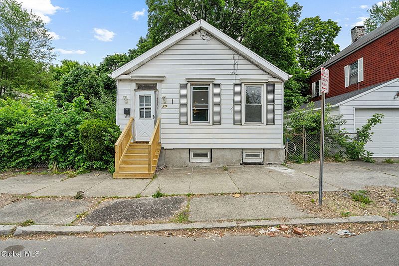 2nd image of 372 9th Street