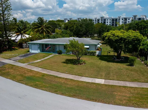 9501 SW 181st Ter, Palmetto Bay, FL 33157
